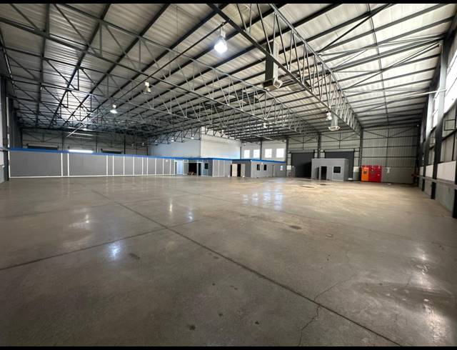 2,294M² WAREHOUSE TO LET IN COSMO BUSINESS PARK